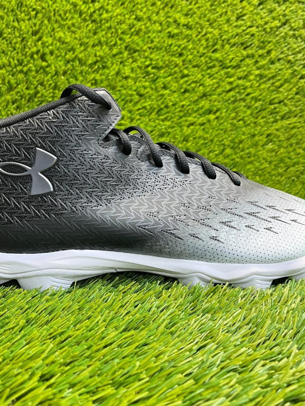Under Armour Spotlight Franchise 4.0 RM Mens Size 13 Black White Football Cleats